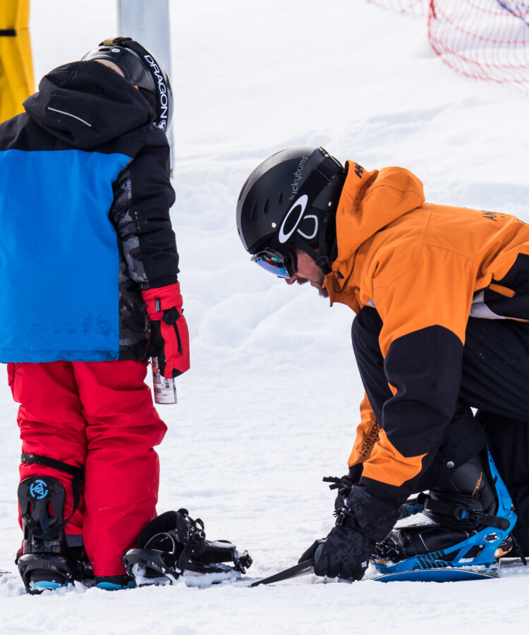 Kids Snowboard Lessons ages 4-6