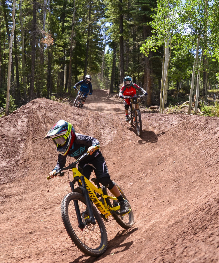 Downhill MTB Race Hub